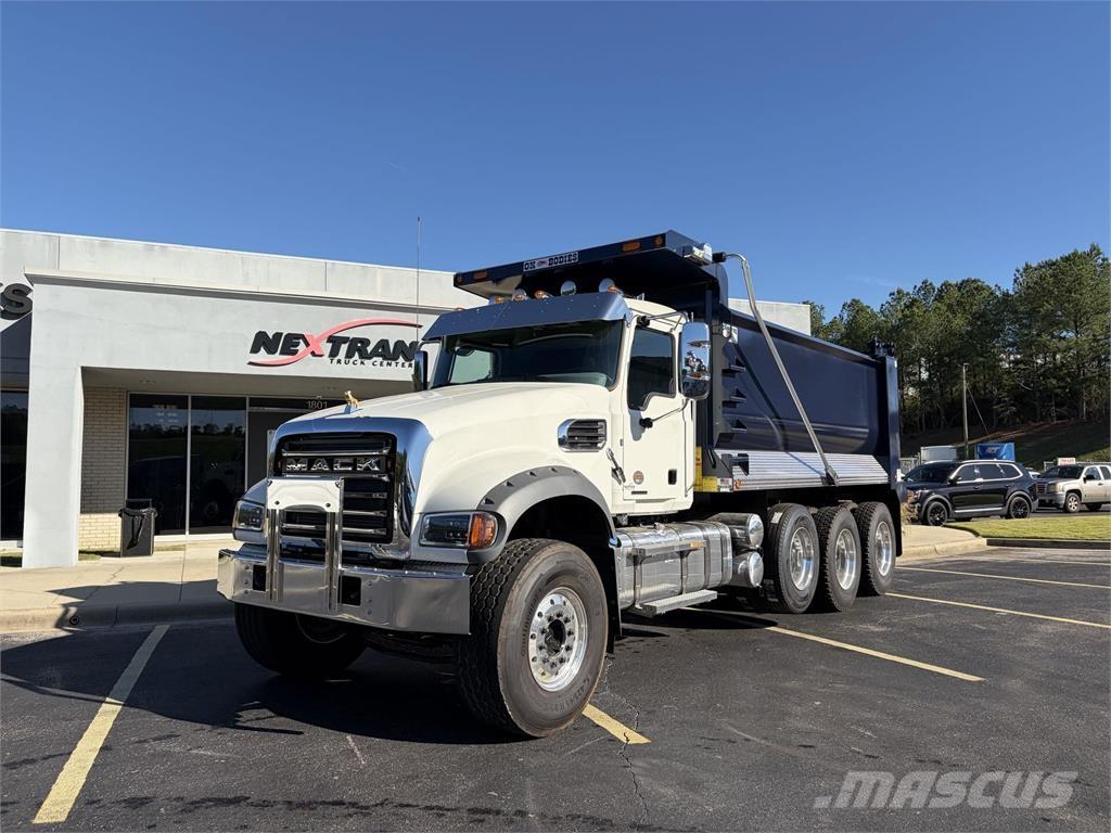 Mack GR64FR Savivarčių priekabų vilkikai