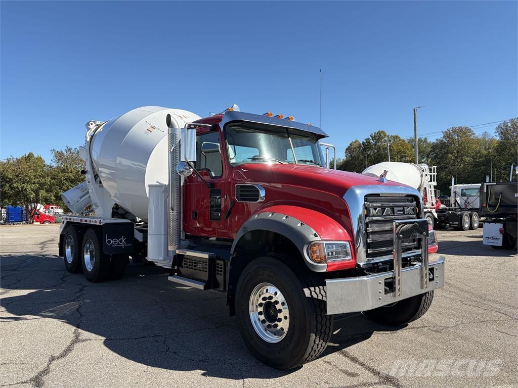 Mack GR64FR Betonvežiai