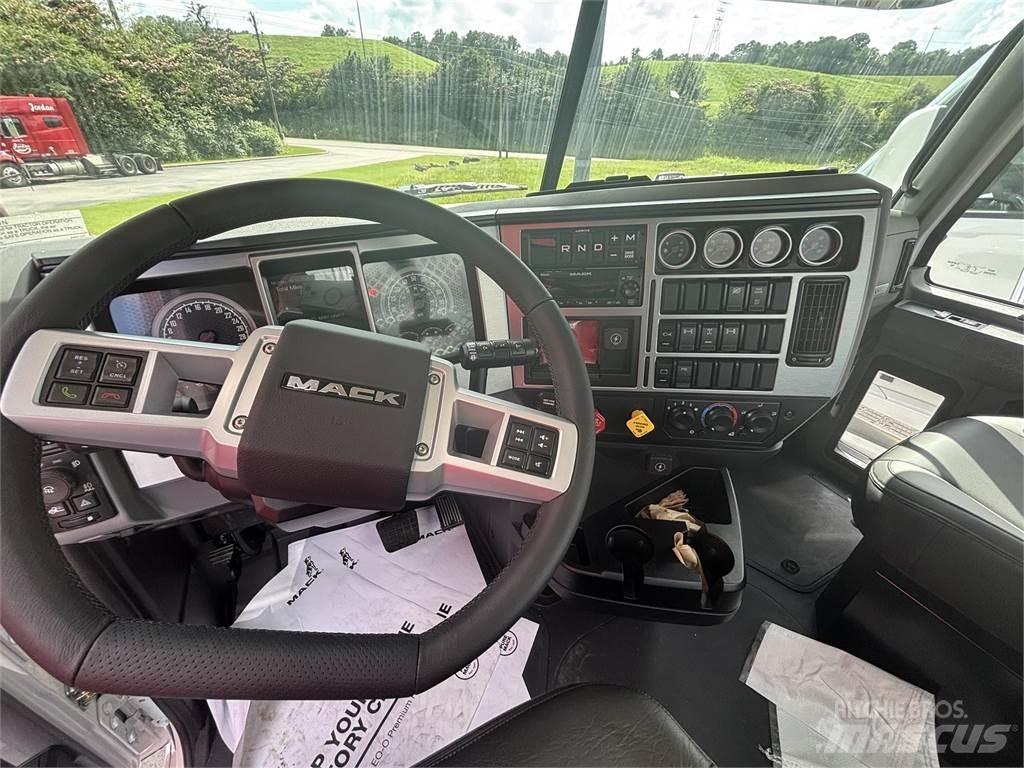 Mack GR64FT Naudoti vilkikai