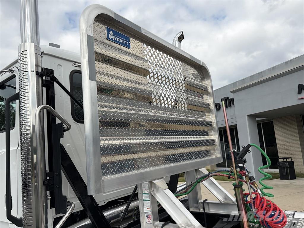 Mack GR64FT Naudoti vilkikai