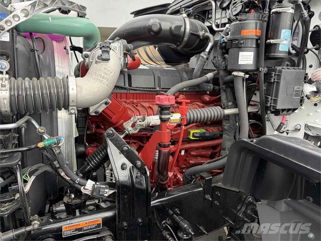 Mack GR64FT Naudoti vilkikai