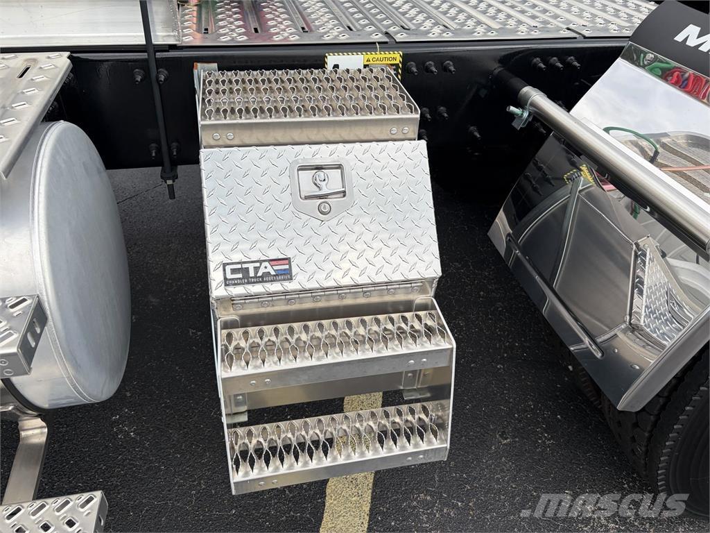 Mack GR64FT Naudoti vilkikai