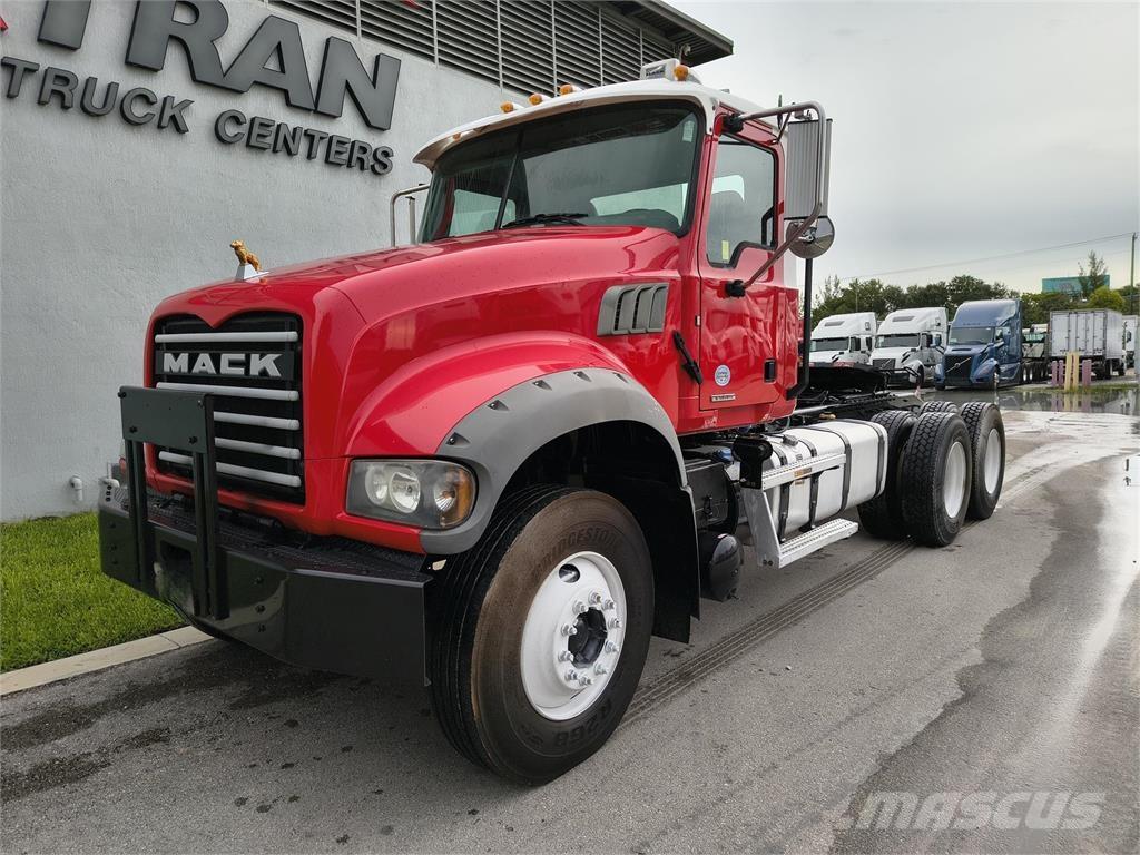 Mack GR64FT Naudoti vilkikai