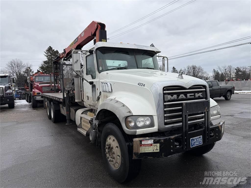 Mack GU700 Važiuoklė su kabina