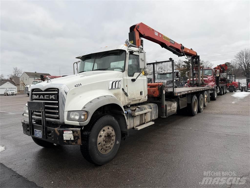Mack GU700 Važiuoklė su kabina