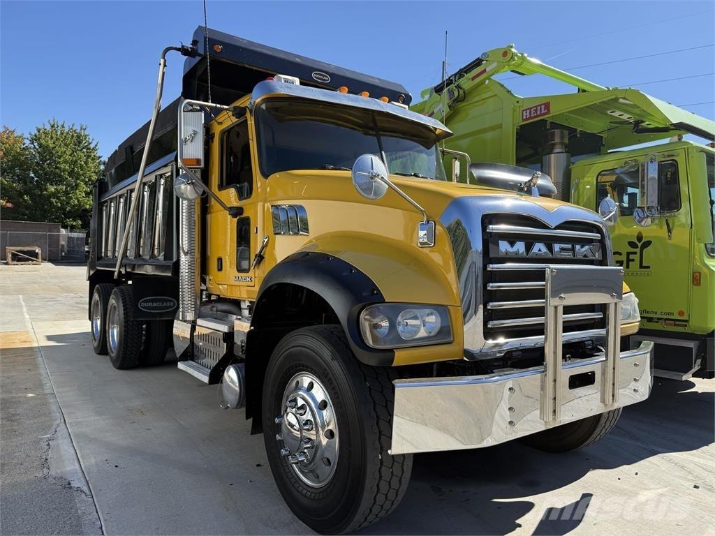 Mack GU713 Savivarčių priekabų vilkikai