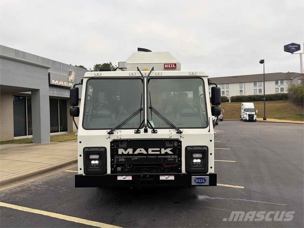 Mack LR64R Kita