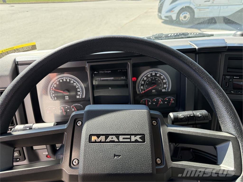 Mack MD6 42R Sunkvežimiai su dengtu kėbulu