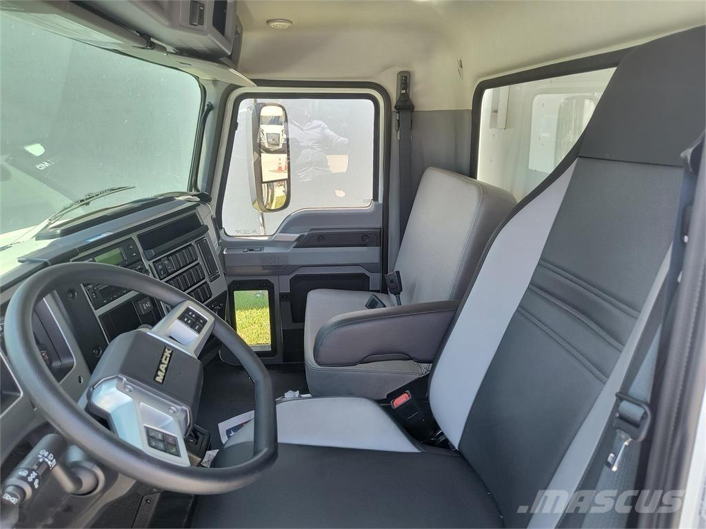 Mack MD6 42R Sunkvežimiai su dengtu kėbulu