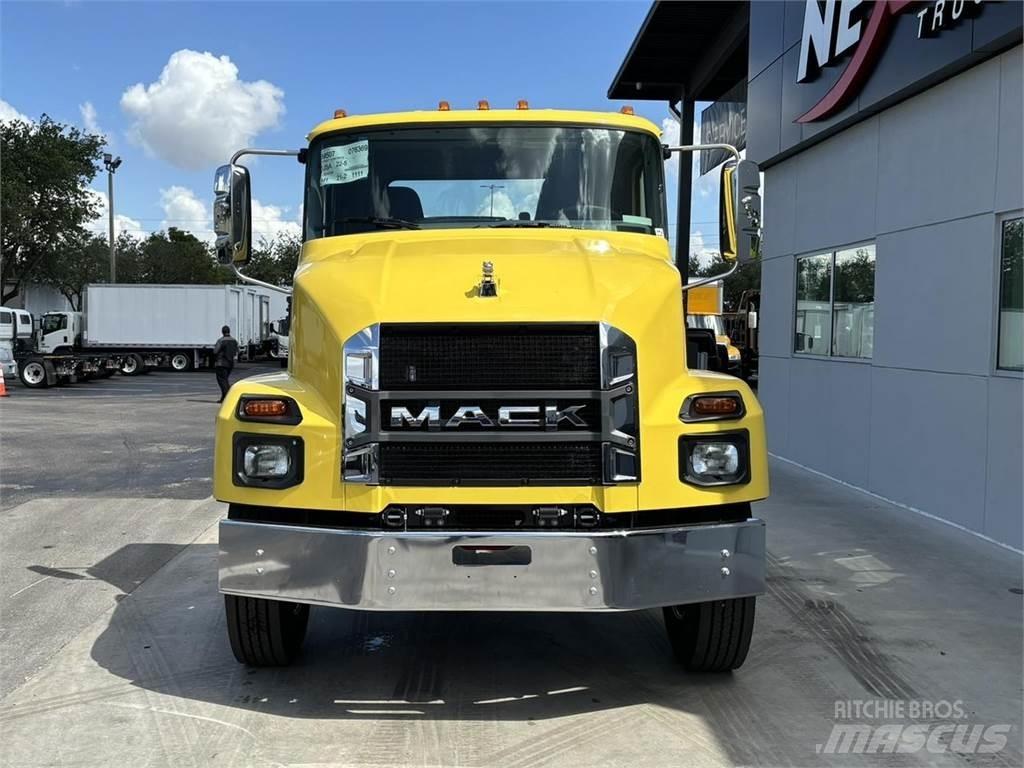 Mack MD7 42R Miško technika - Kita