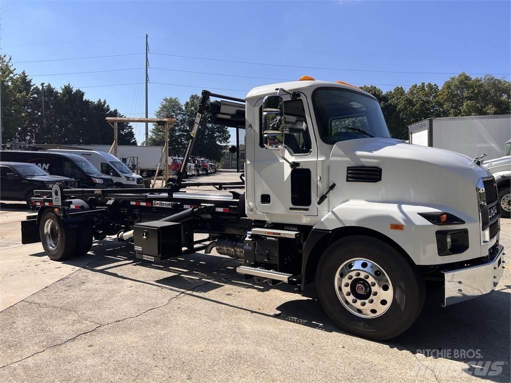 Mack MD7 42R Važiuoklė su kabina