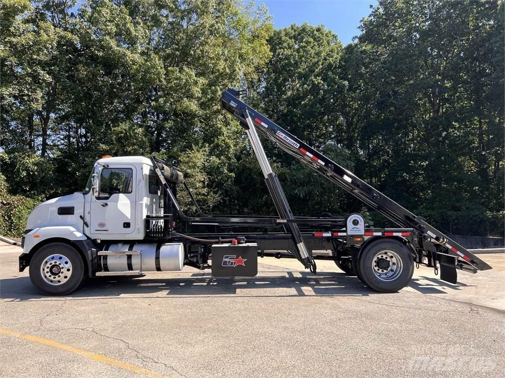 Mack MD7 42R Važiuoklė su kabina