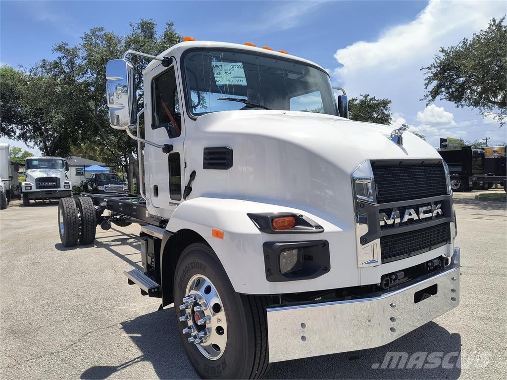 Mack MD7 42R Važiuoklė su kabina