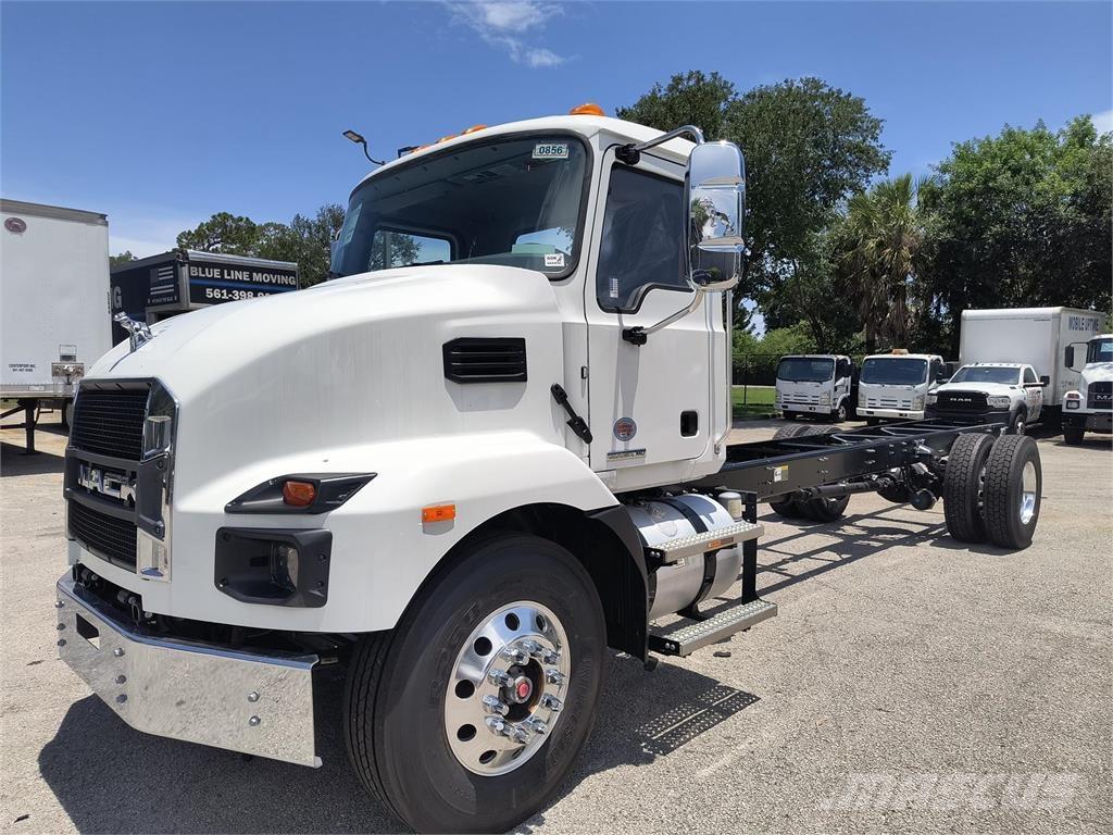 Mack MD7 42R Važiuoklė su kabina