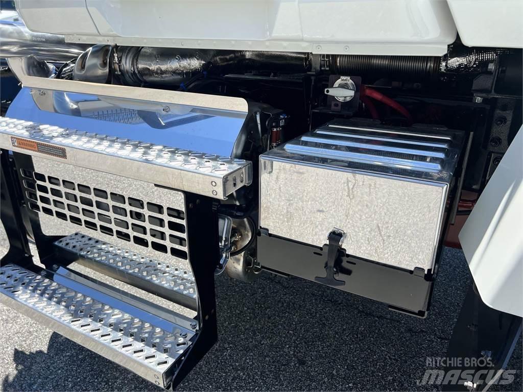 Mack PI64T Naudoti vilkikai