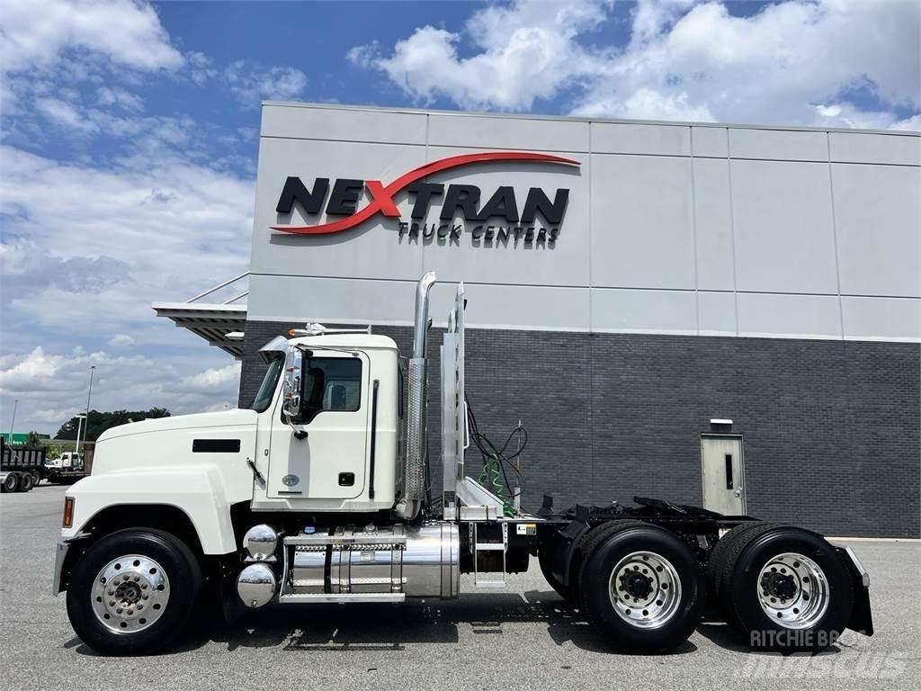 Mack PI64T Naudoti vilkikai