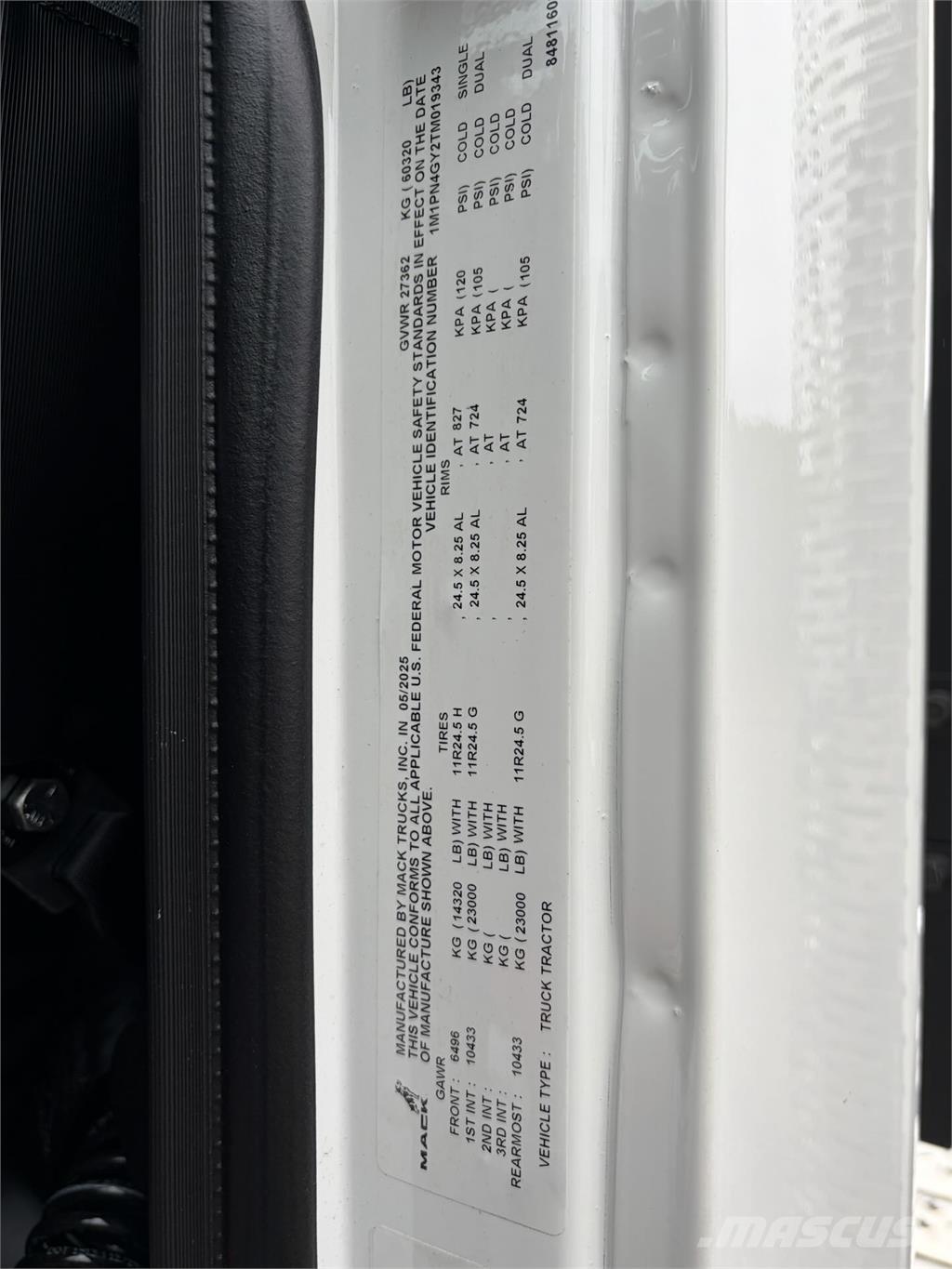 Mack PI64T Naudoti vilkikai