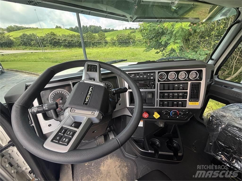 Mack PI64T Naudoti vilkikai