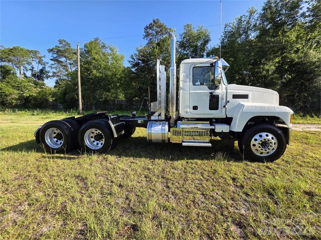 Mack PI64T Naudoti vilkikai