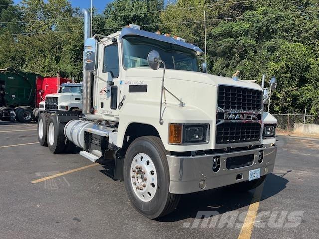 Mack PI64T Naudoti vilkikai