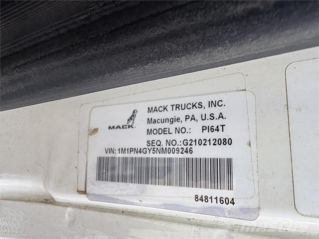 Mack PI64T Naudoti vilkikai