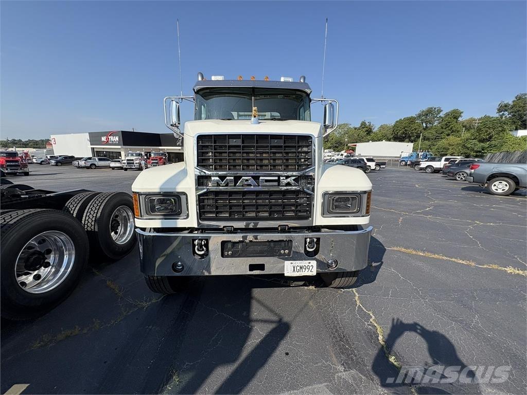Mack PI64T Naudoti vilkikai