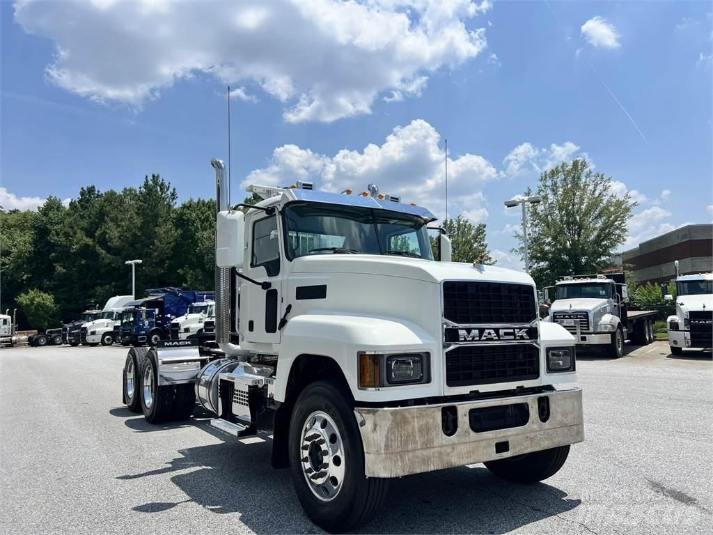 Mack PI64T Naudoti vilkikai