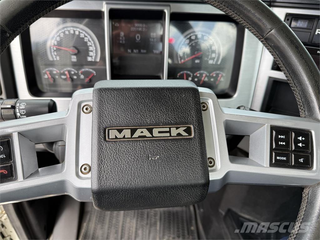 Mack PI64T Naudoti vilkikai