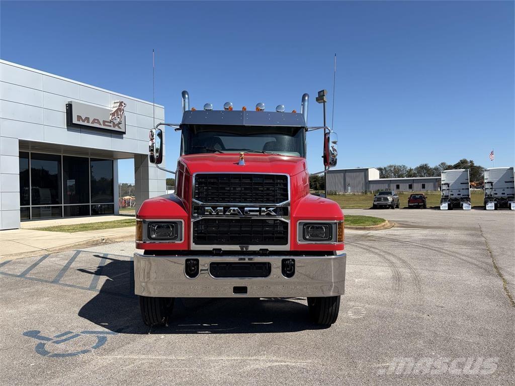 Mack PI64T Naudoti vilkikai