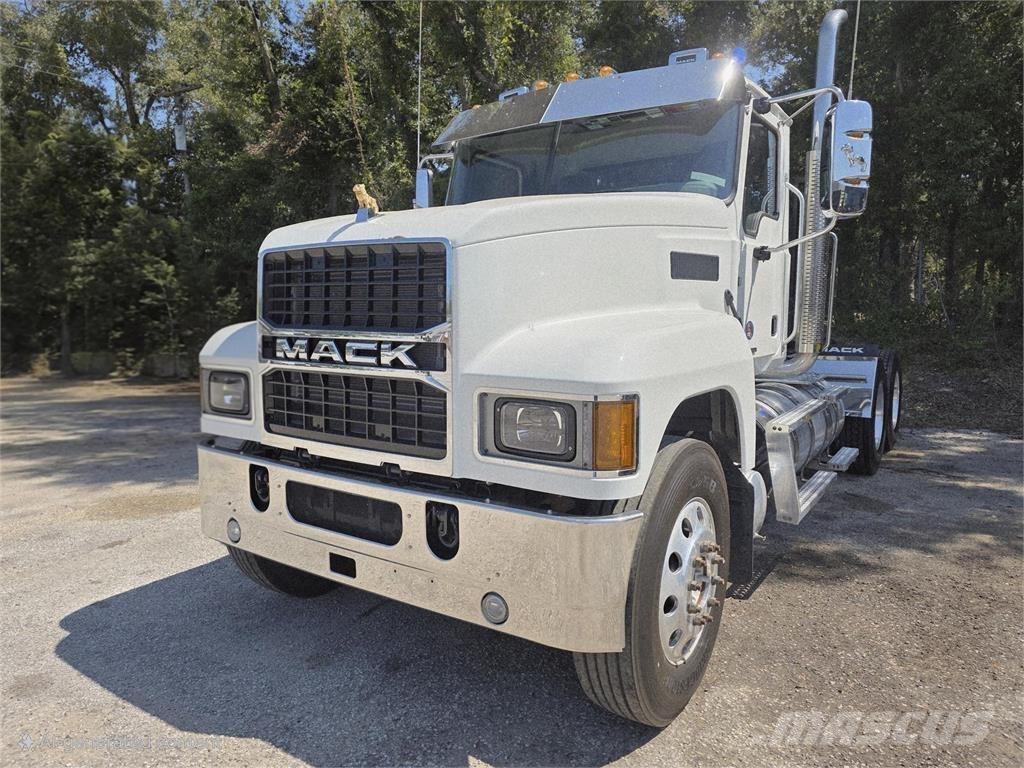 Mack PI64T Naudoti vilkikai