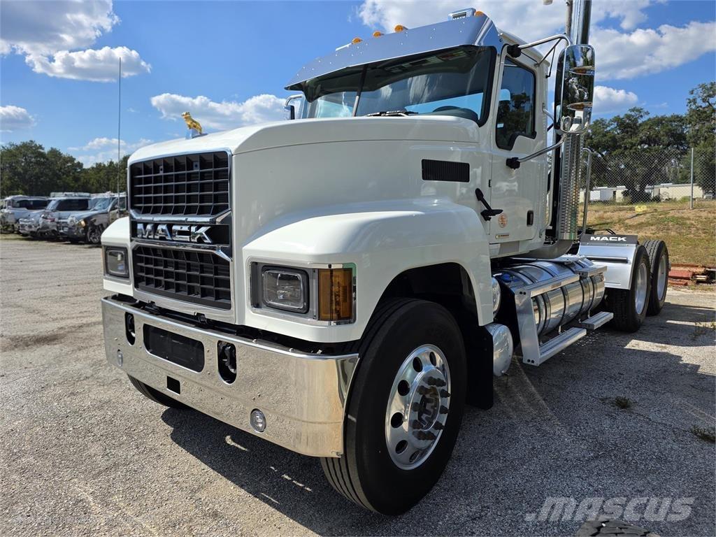 Mack PI64T Naudoti vilkikai