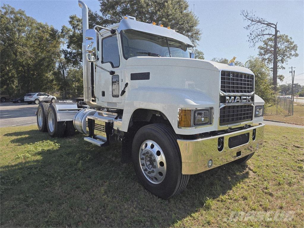 Mack PI64T Naudoti vilkikai