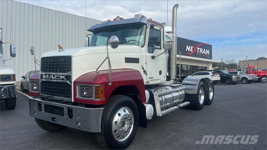 Mack PI64T Naudoti vilkikai