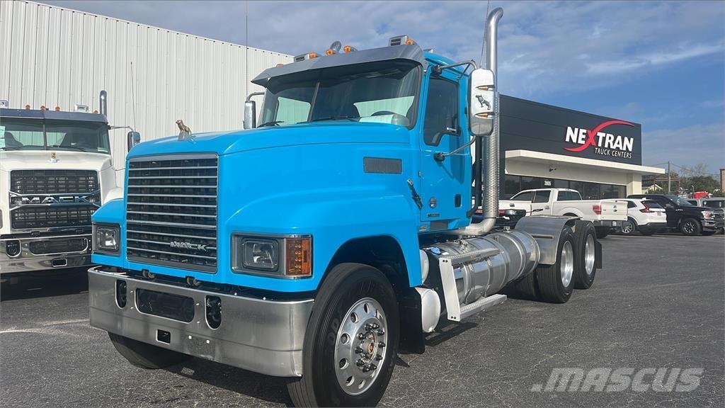 Mack PI64T Naudoti vilkikai