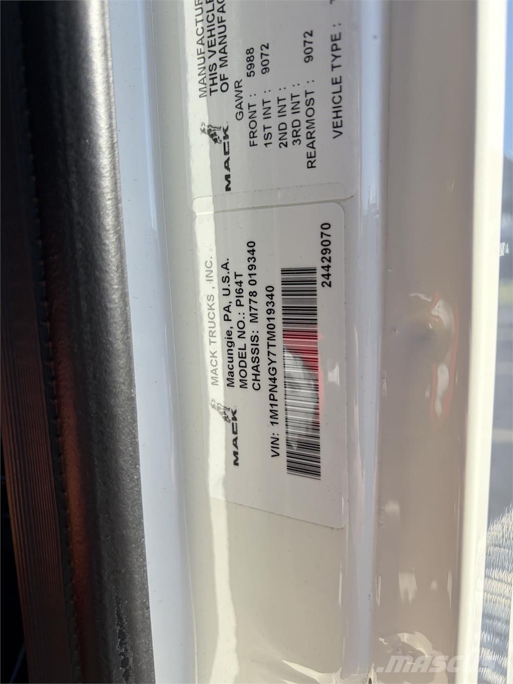 Mack PI64T Naudoti vilkikai