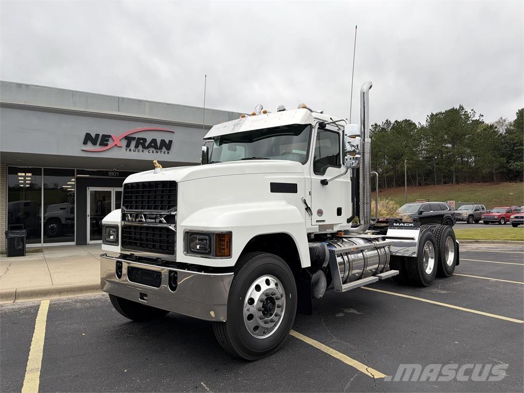 Mack PI64T Naudoti vilkikai