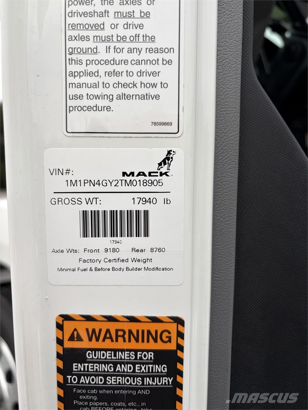 Mack PI64T Naudoti vilkikai