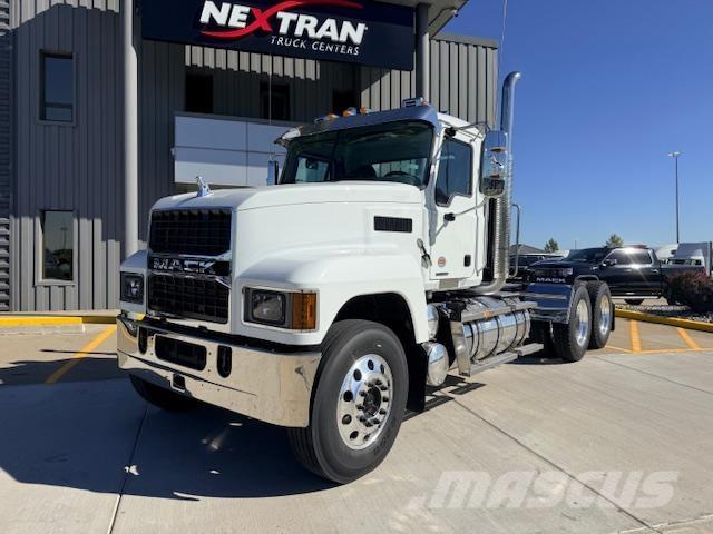 Mack PI64T Naudoti vilkikai