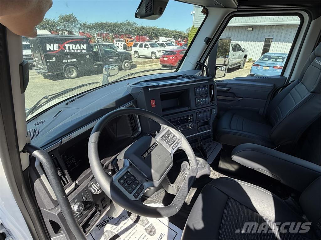 Mack PR64T Naudoti vilkikai