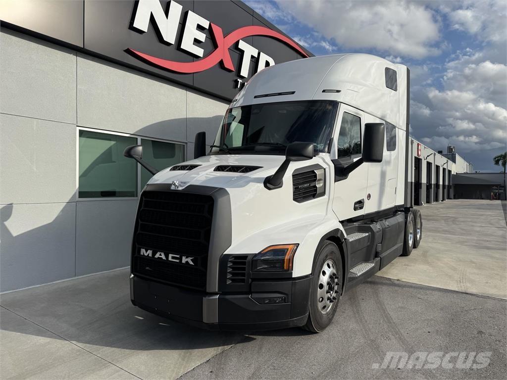 Mack PR64T Naudoti vilkikai