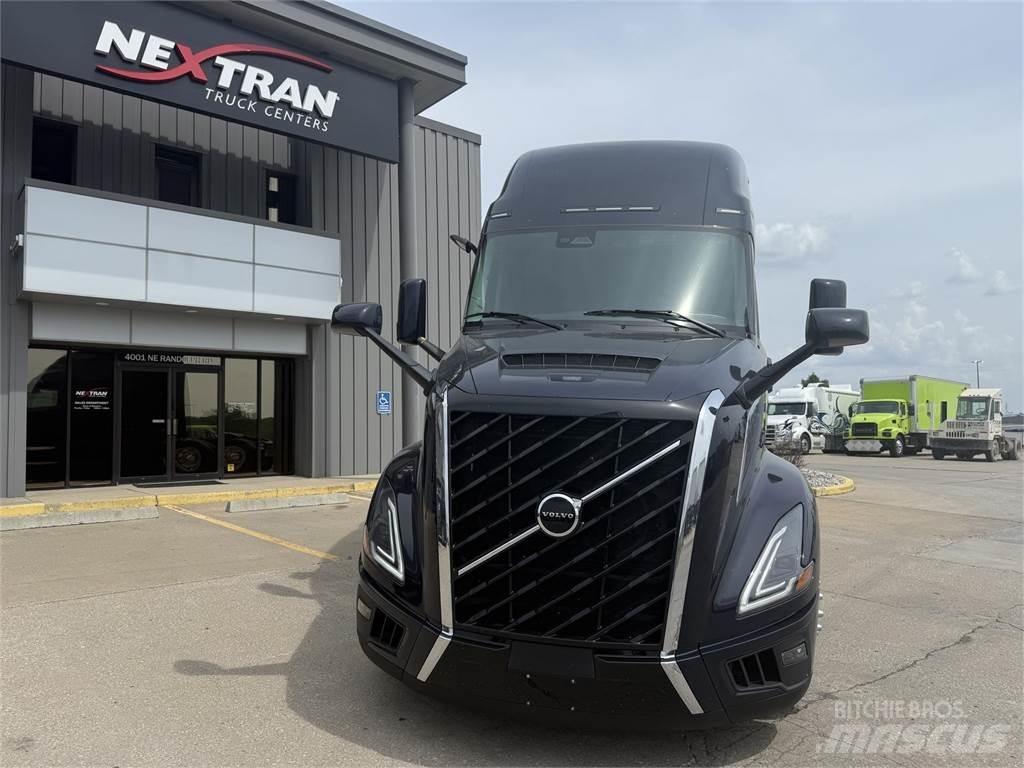 Volvo NEW VNL860 Naudoti vilkikai