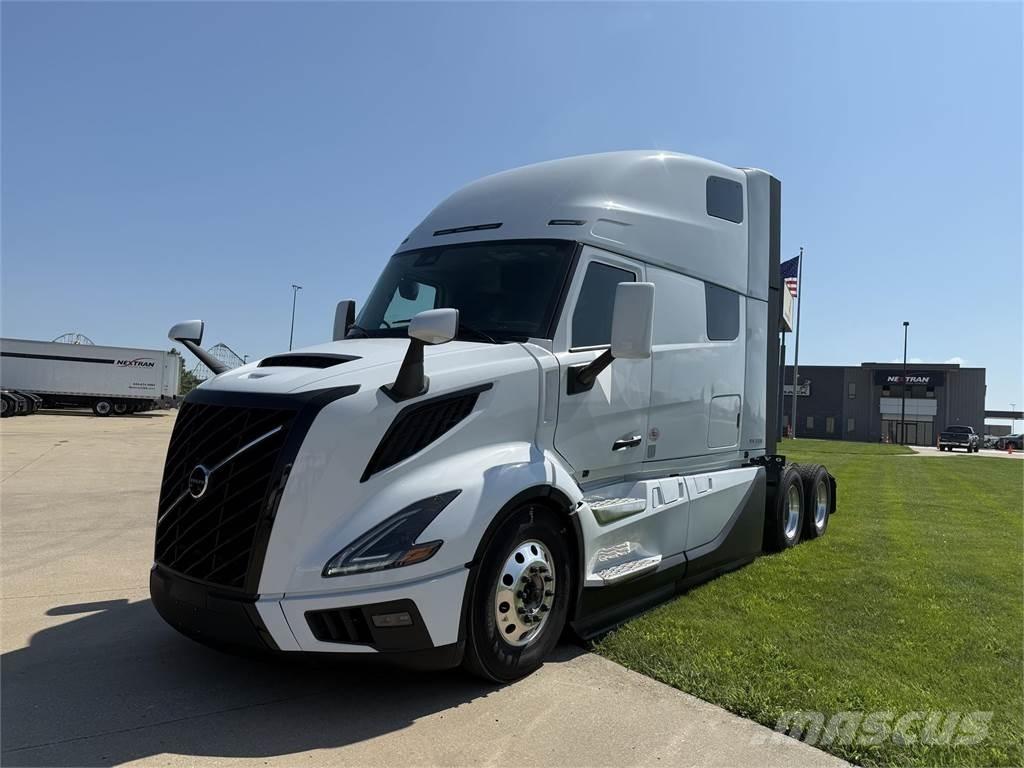 Volvo NEW VNL860 Naudoti vilkikai