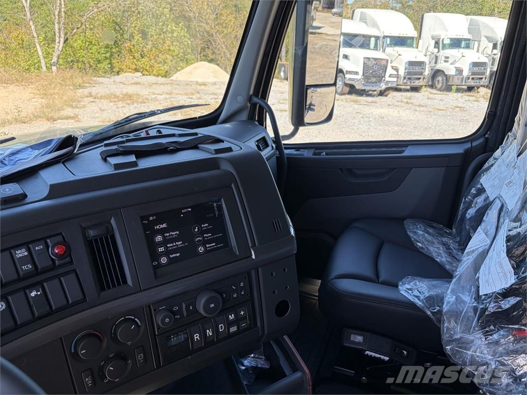 Volvo VAH64600 Sunkvežimiai su keliamuoju kabliu