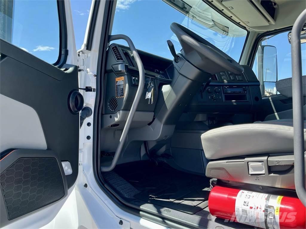 Volvo VHD64FT300 Naudoti vilkikai