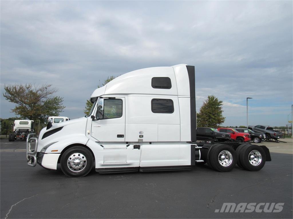 Volvo VNL 860 Naudoti vilkikai