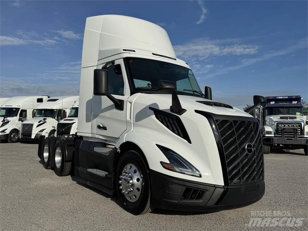 Volvo VNL64T300 Naudoti vilkikai