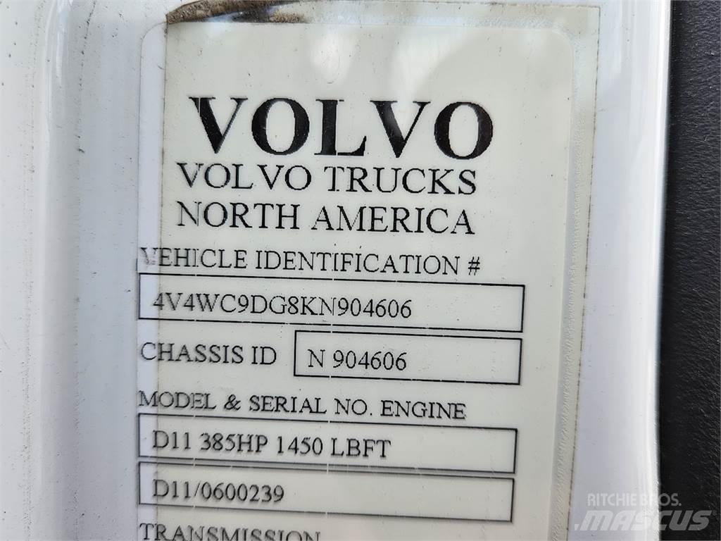 Volvo VNL64T300 Naudoti vilkikai
