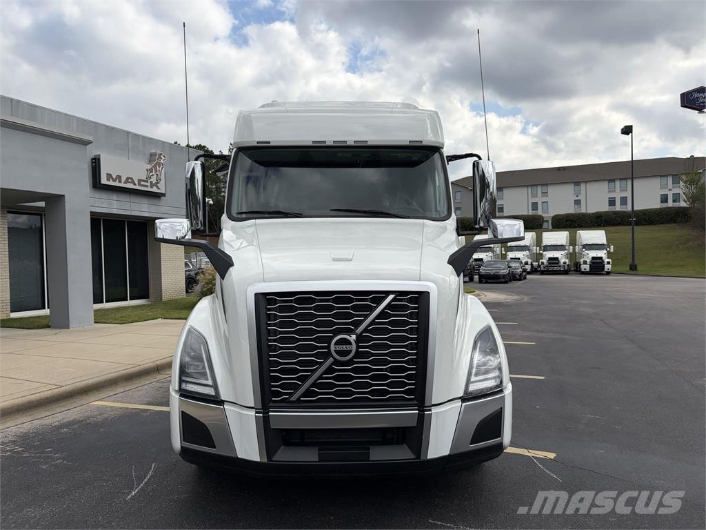 Volvo VNL64T740 Naudoti vilkikai
