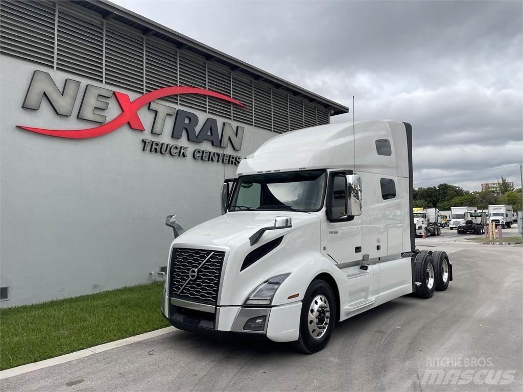 Volvo VNL64T760 Naudoti vilkikai
