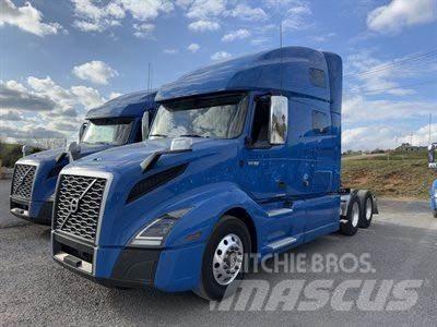 Volvo VNL64T760 Naudoti vilkikai
